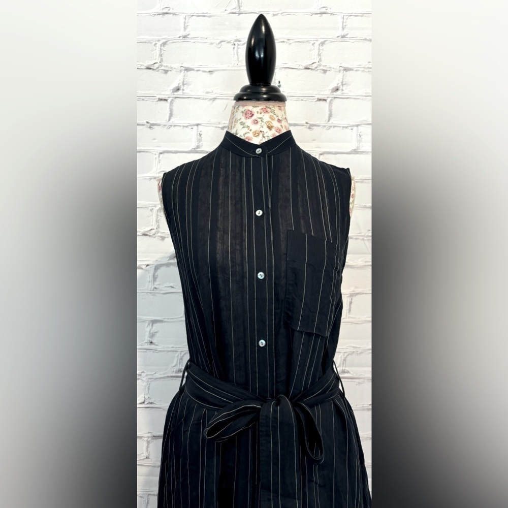 Vince Navy Blue and White Short Sleeve Drapey Stripe Shirred Dress - Size Medium - Picture 5 of 9